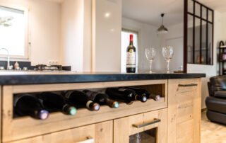 Cuisine Variation en finition huilée sur plinthe en médium