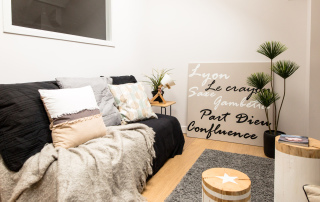 salon scandinave agencé par MJ Home & mis en valeur par Tiphanie FOGEL